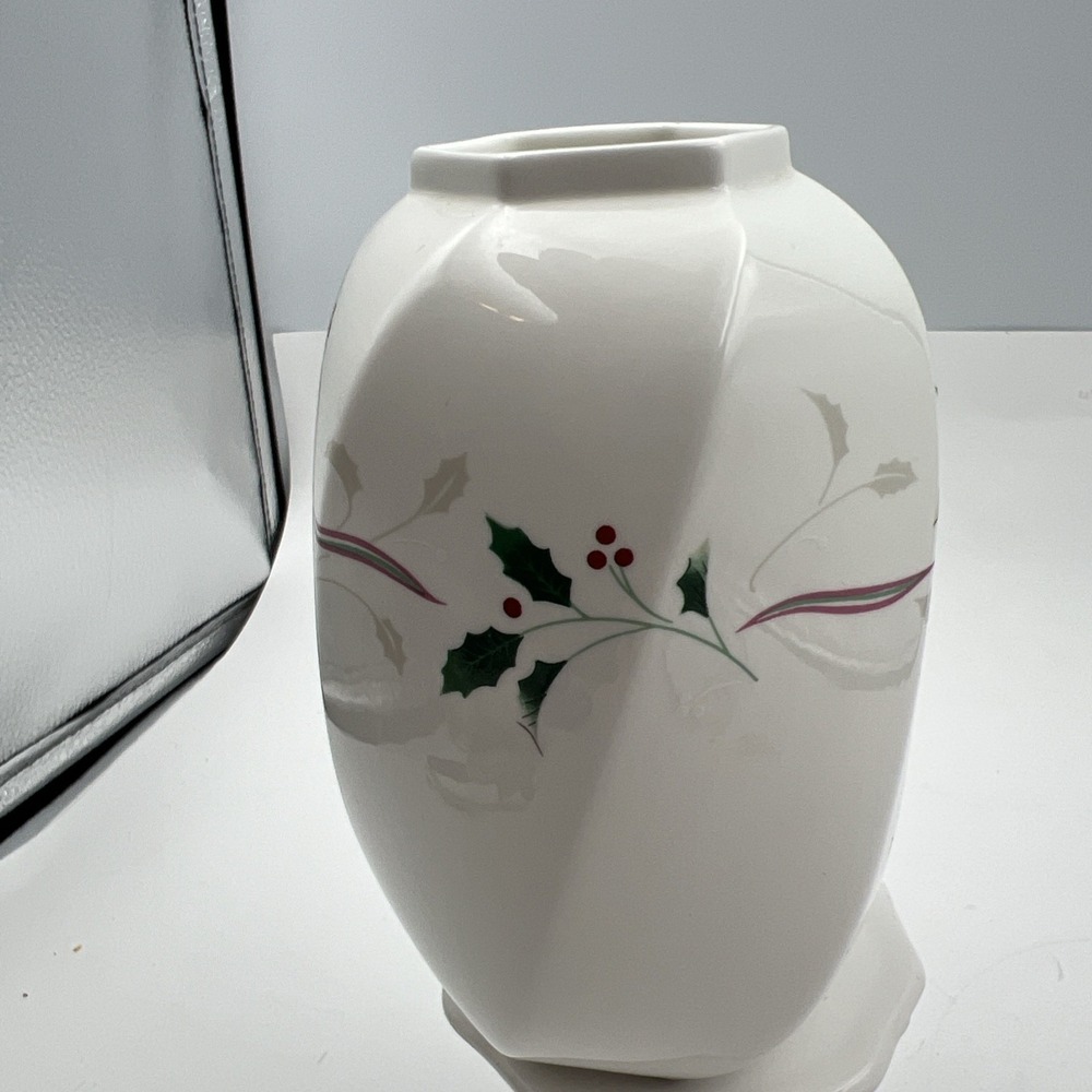 Christopher Stuart Holiday Splendor vase - Picture 3 of 8